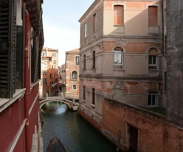 Sunny Canal A/c Wifi