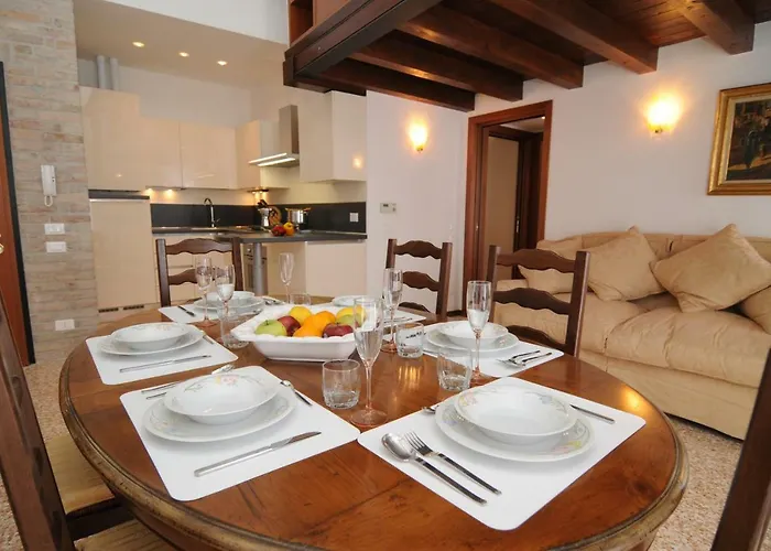 Sunny Canal A/c Wifi Apartman *